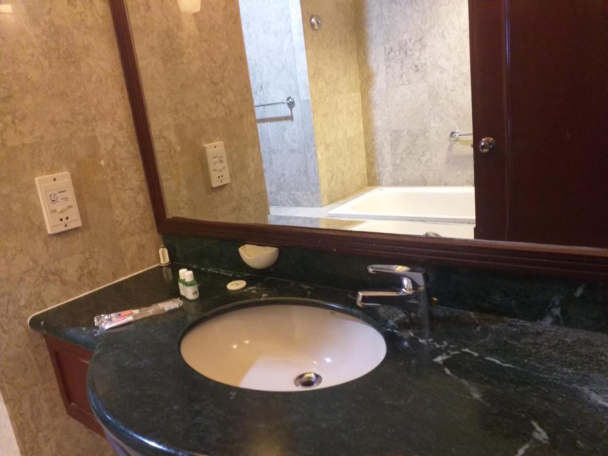 Sabah Suites At Times Square Kl Куала Лумпур Екстериор снимка