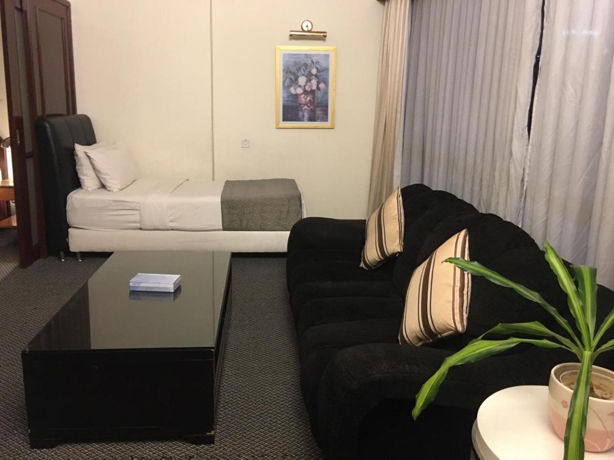 Sabah Suites At Times Square Kl Куала Лумпур Екстериор снимка