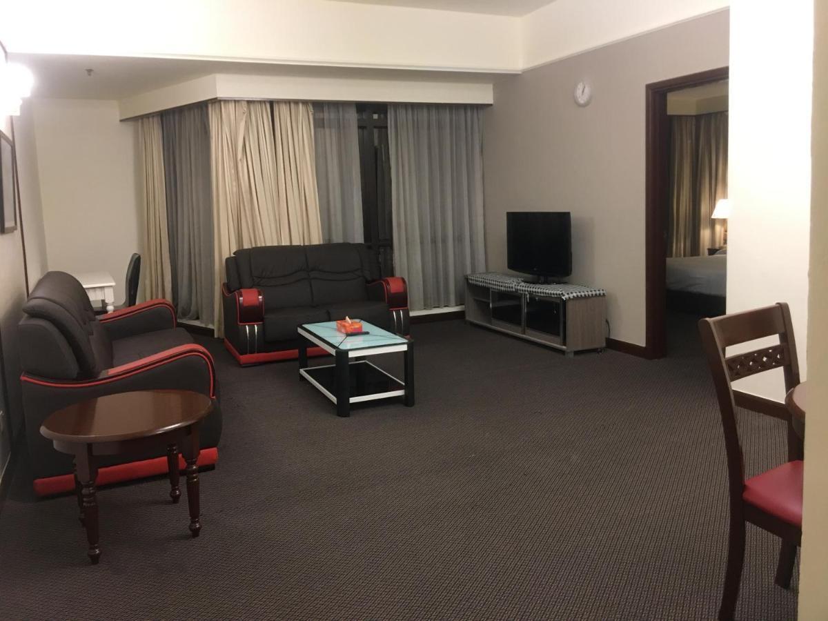 Sabah Suites At Times Square Kl Куала Лумпур Екстериор снимка