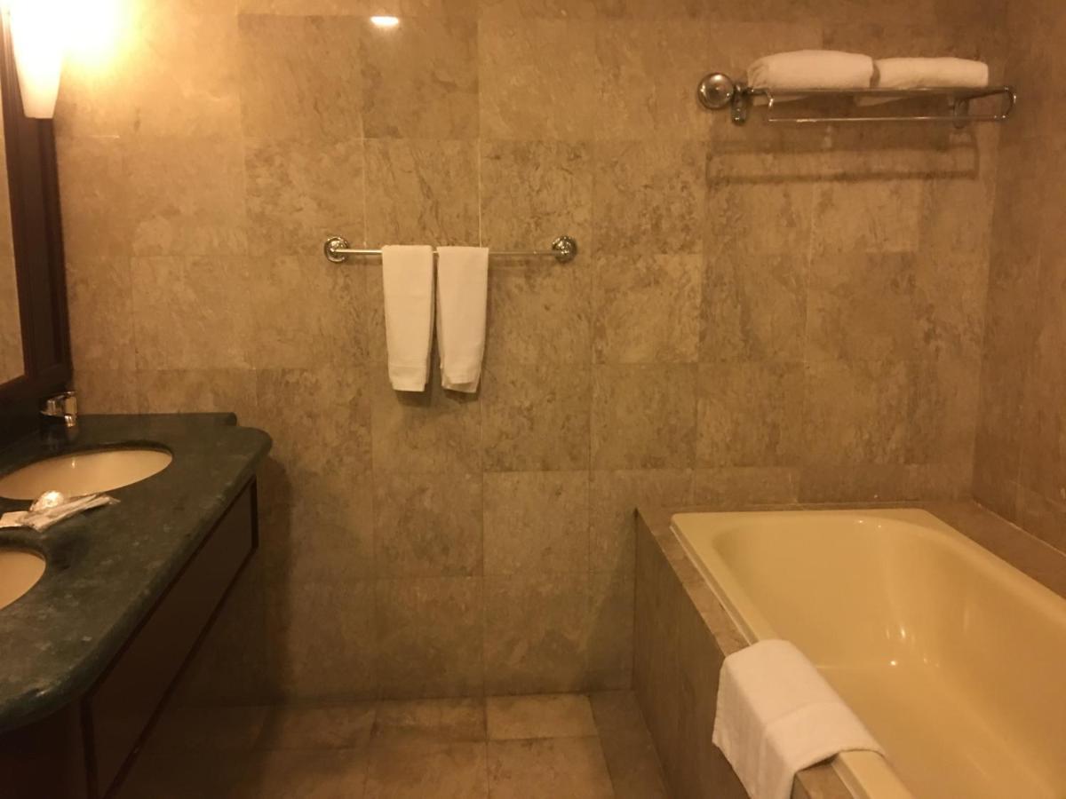 Sabah Suites At Times Square Kl Куала Лумпур Екстериор снимка
