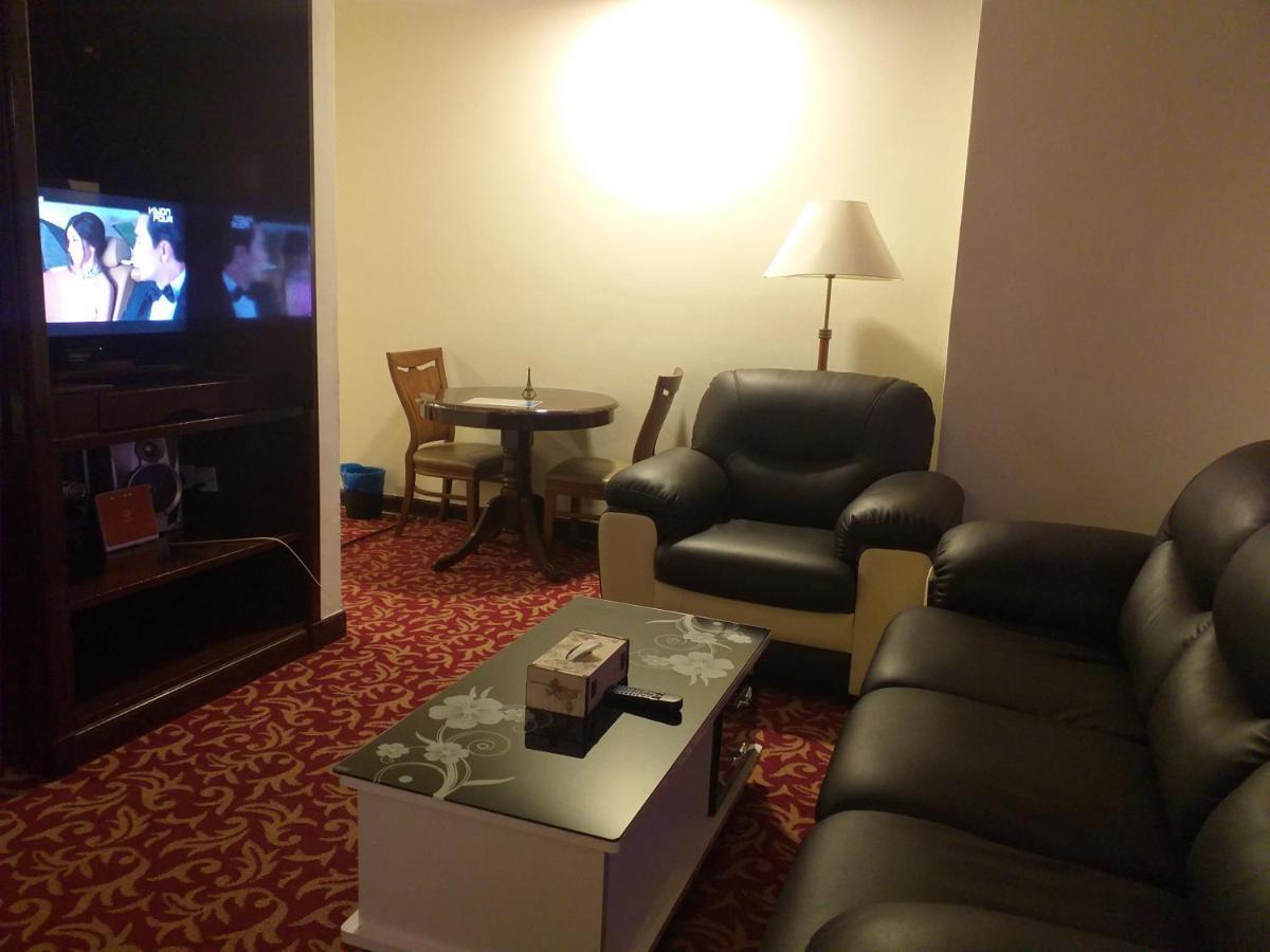 Sabah Suites At Times Square Kl Куала Лумпур Екстериор снимка